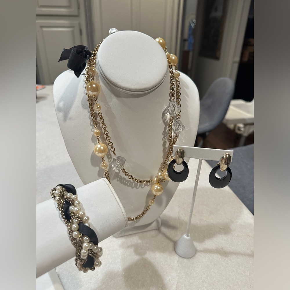 COPY - - Vintage faux pearl and ribbon set